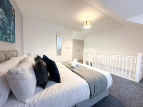 Curlew Place by Blue Skies Stays